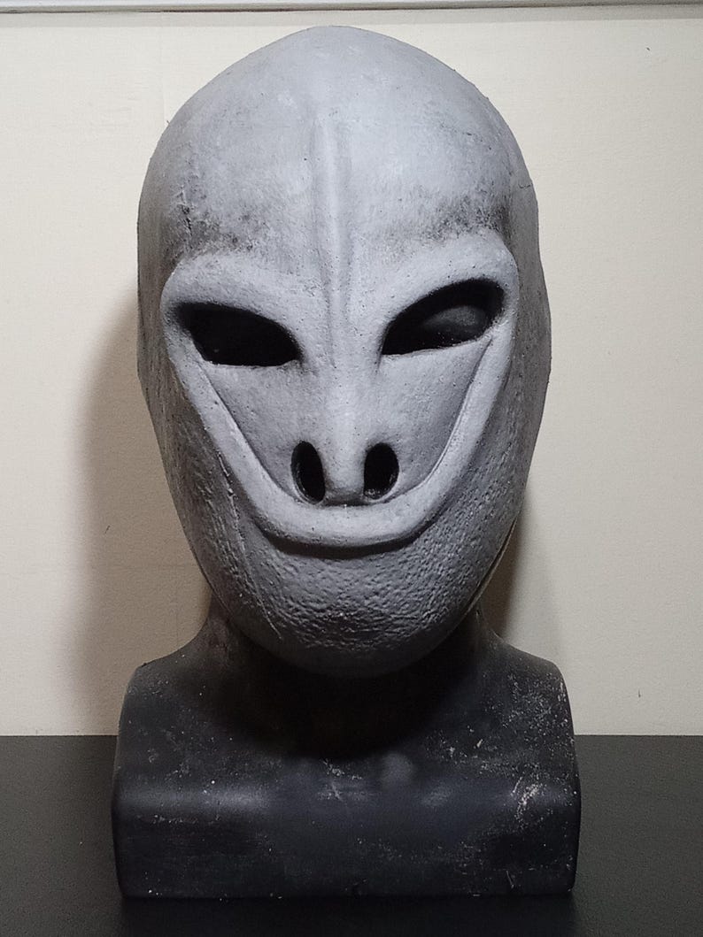 Frisbee alien twilight zone mask prop