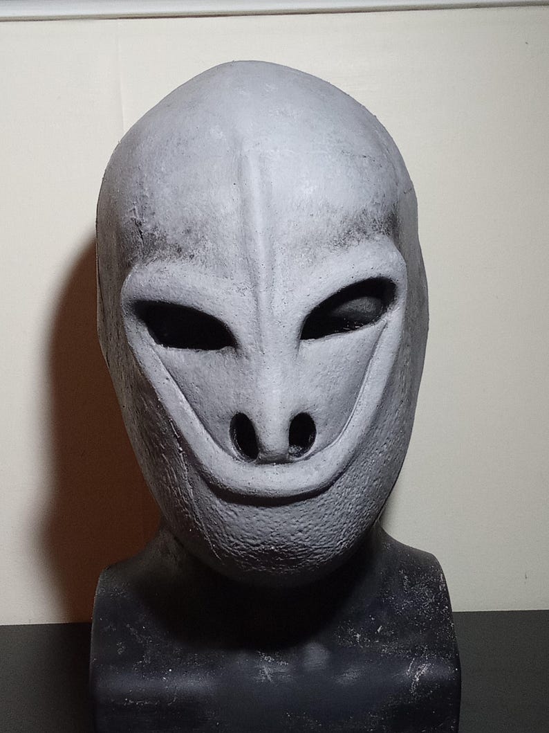 Frisbee alien twilight zone mask prop